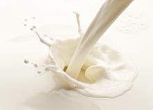 Молочный пилинг в домашних условиях, процедура с применением молочной кислоты