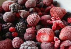 Пищевые ингредиенты и пюре фруктовые, ягоды замороженные