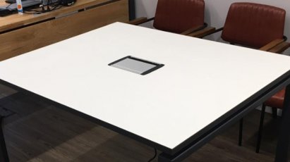 Офисные столы из стекла на заказ от производителя