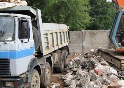 Вывоз строительного мусора специалистами в Киеве