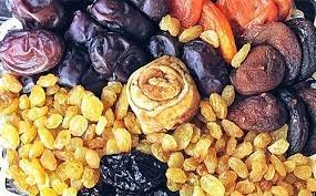 Орехи, сухофрукты, цукаты содержат множество полезных веществ