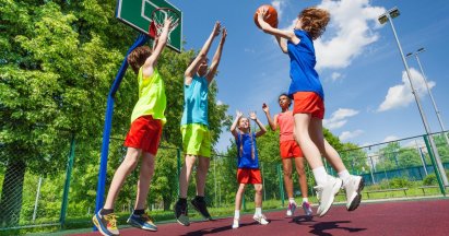 Спортивные каникулы: чем занять ребенка летом