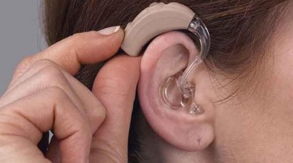 Как подобрать слуховой аппарат для пожилого человека: Советы и рекомендации
