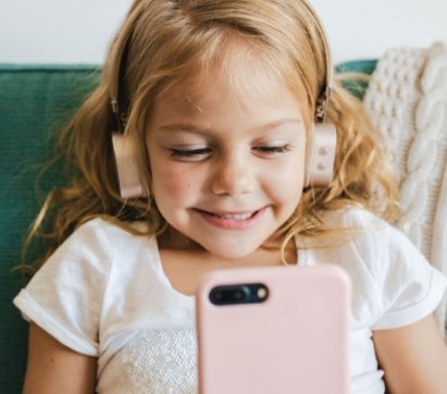 Выбор первого смартфона для ребенка: руководство для родителей