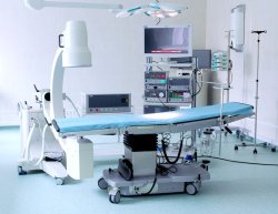 Оперативна гінекологія: розвіюємо міфи та сумніви