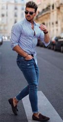 Я віддаю перевагу класичному стилю. Як його доповнити рваними шортами?