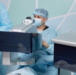 Уколы в глаз: стоит ли бояться?